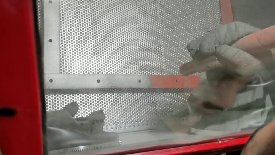 手動(dòng)噴砂機(jī)工作視頻